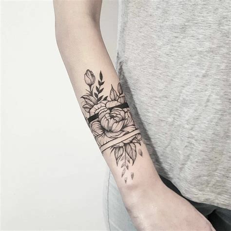 braccio tatuaggio|Tatuaggi da braccio per donne: 75 idee splendide e。